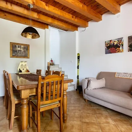 Casa Tesini In Collina Con Due Apartment